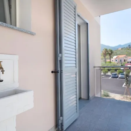 Apartmán New Elegante ☆☆☆☆☆ A 150 Mt Dal Mare *