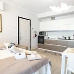 Apartment New Elegante ☆☆☆☆☆ A 150 Mt Dal Mare