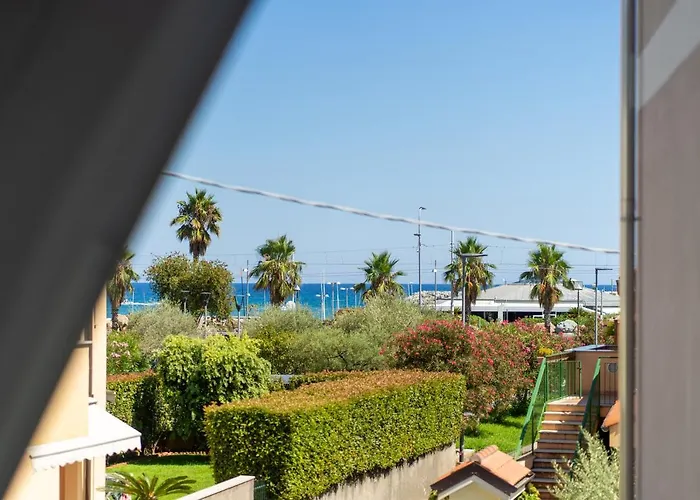 New Elegante ☆☆☆☆☆ A 150 Mt Dal Mare *